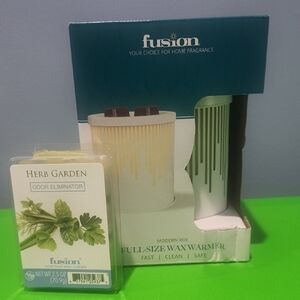 NIB Fusion Modern Roe full size wax warmer + Herb garden wax